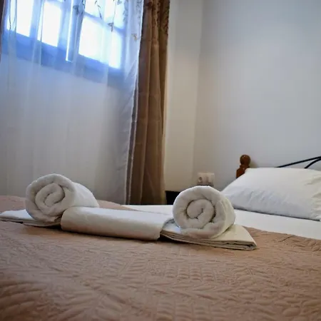 Ifestio ,room With Courtyard * אדאמאס