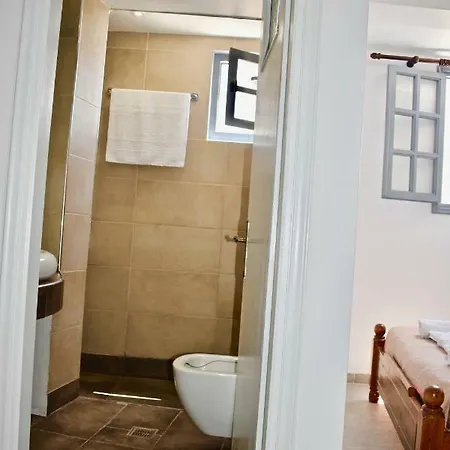 Ifestio ,room With Courtyard * אדאמאס