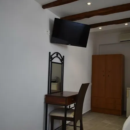 Ifestio ,room With Courtyard