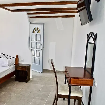 Ifestio ,room With Courtyard דירה אדאמאס
