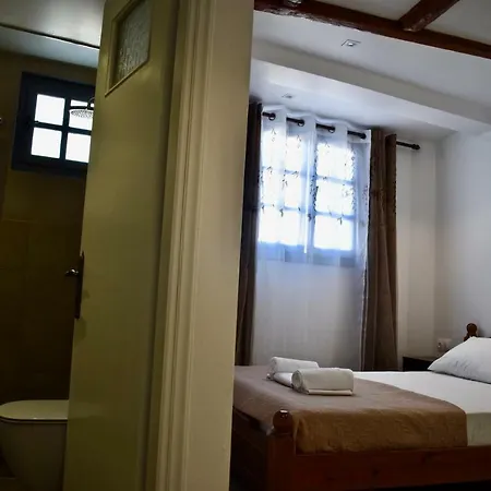 Ifestio ,room With Courtyard * アダマス